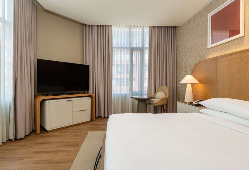 Quarto Estandar Cama Casal, Hilton San Diego Gaslamp Quarter