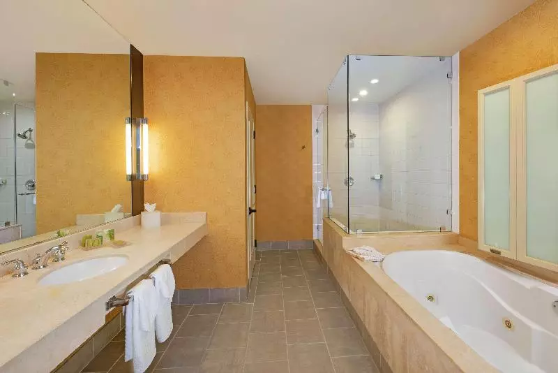 سوئیت با تخت بزرگ, Hilton San Diego Gaslamp Quarter