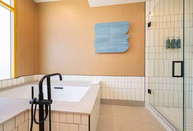 سوئیت با تخت بزرگ, Hilton San Diego Gaslamp Quarter