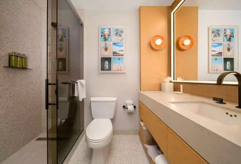 اتاق استاندارد با تخت بزرگ, Hilton San Diego Gaslamp Quarter