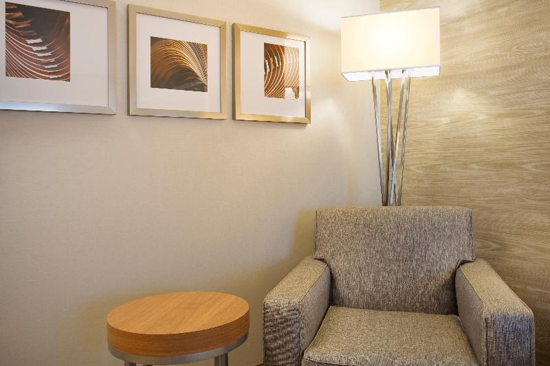 Люкс Кровать Кинг, Holiday Inn Grand Rapids Airport, An Ihg
