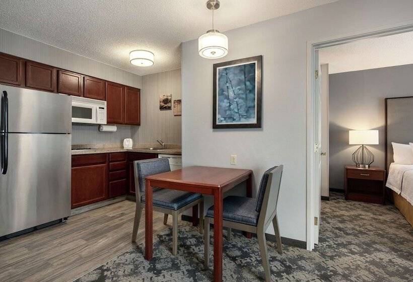 جناح لذوى الاحتياجات الخاصة, Homewood Suites Erie