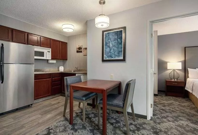 سوئیت برای معلولان, Homewood Suites Erie