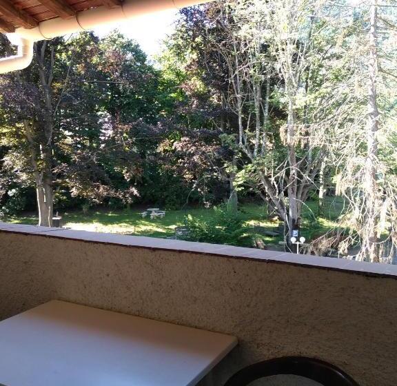 غرفة قياسية ثلاثية, Hôtel Le Mas Fleuri