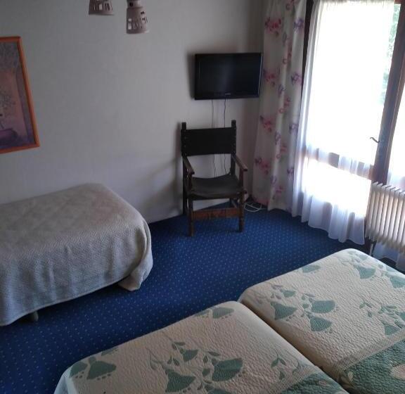 Номер Стандарт с Террасой, Hôtel Le Mas Fleuri