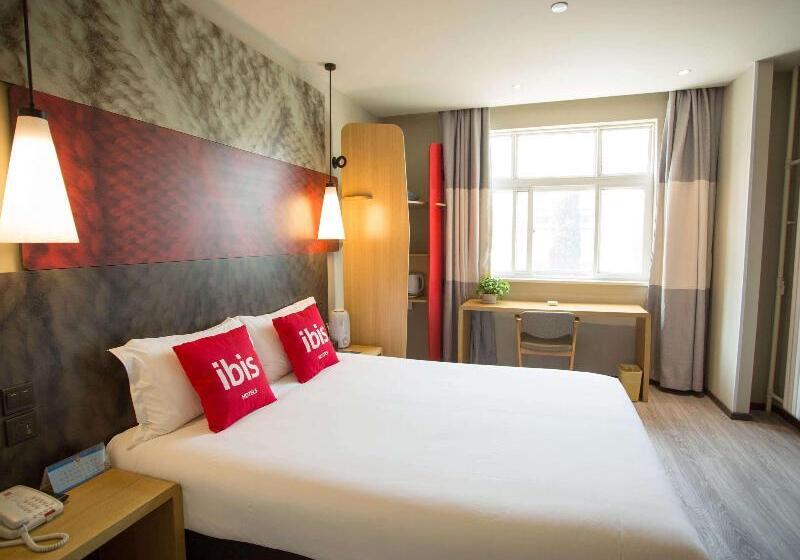 标准三人间, Joli