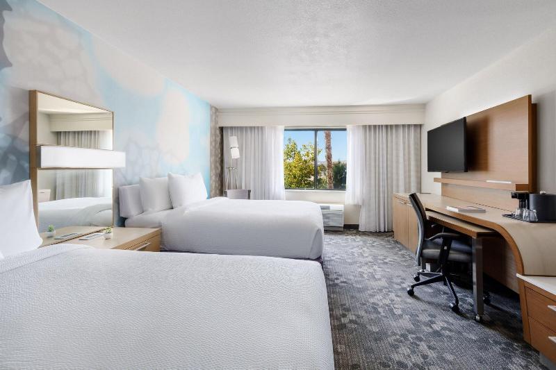 스탠다드 룸 킹사이즈 침대, Knights Inn Liberty