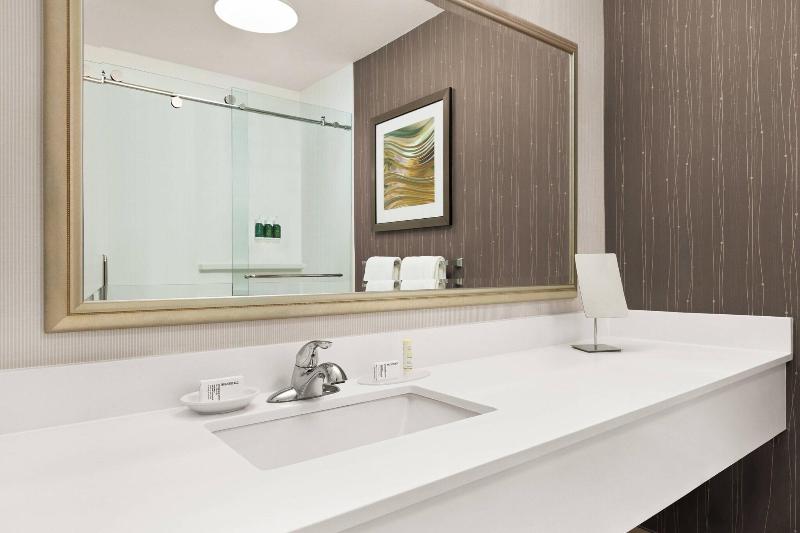 스탠다드 룸 킹사이즈 침대, Knights Inn Liberty