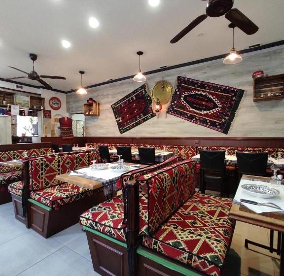 اتاق استاندارد, Le Bon Moine