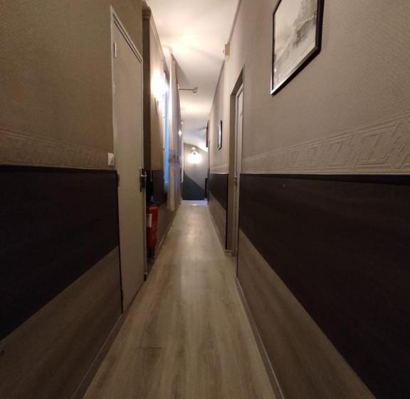 اتاق استاندارد سه نفره, Le Bon Moine