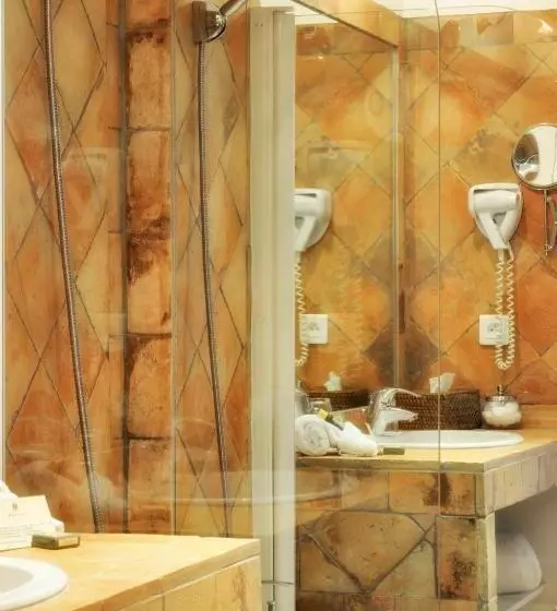 スタンダードルーム, Le Clair De La Plume   Teritoria