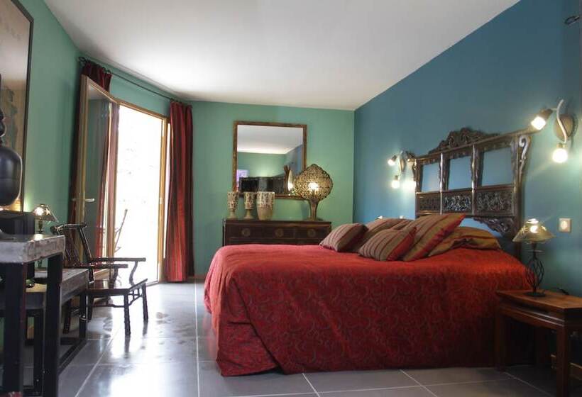 غرفة ديلوكس رباعية, Mas De La Chapelle