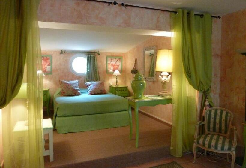 غرفة سوبيريور ثلاثية, Mas De La Chapelle