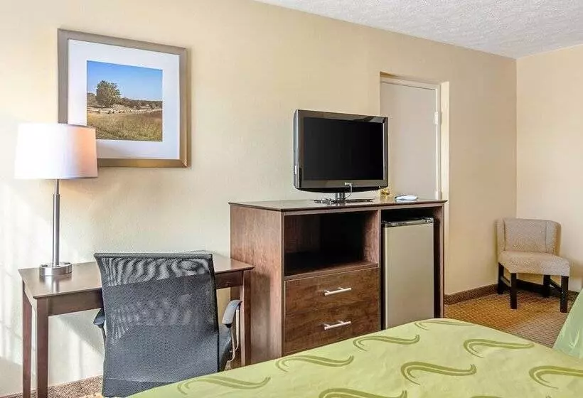 ２ダブルベッドのスタンダードルーム, Quality Inn Burkeville Hwy 360 & 460