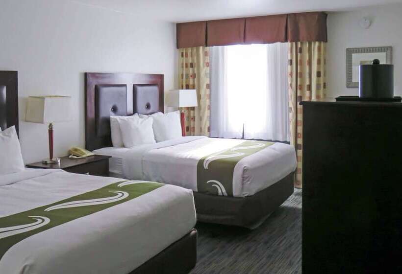 带2个双人床的标准工作室, Quality Inn & Suites Everett