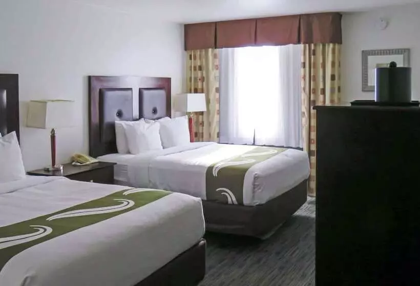 ２ダブルベッドのスタンダードルーム, Quality Inn & Suites Everett