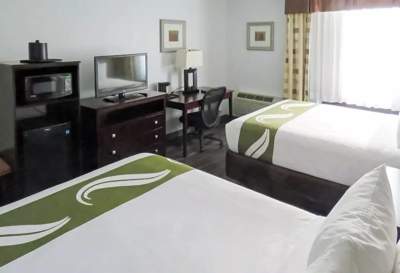 ２ダブルベッドのスタンダードルーム, Quality Inn & Suites Everett