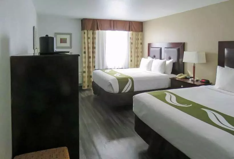 ２ダブルベッドのスタンダードルーム, Quality Inn & Suites Everett