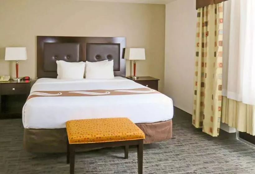スイート, Quality Inn & Suites Everett