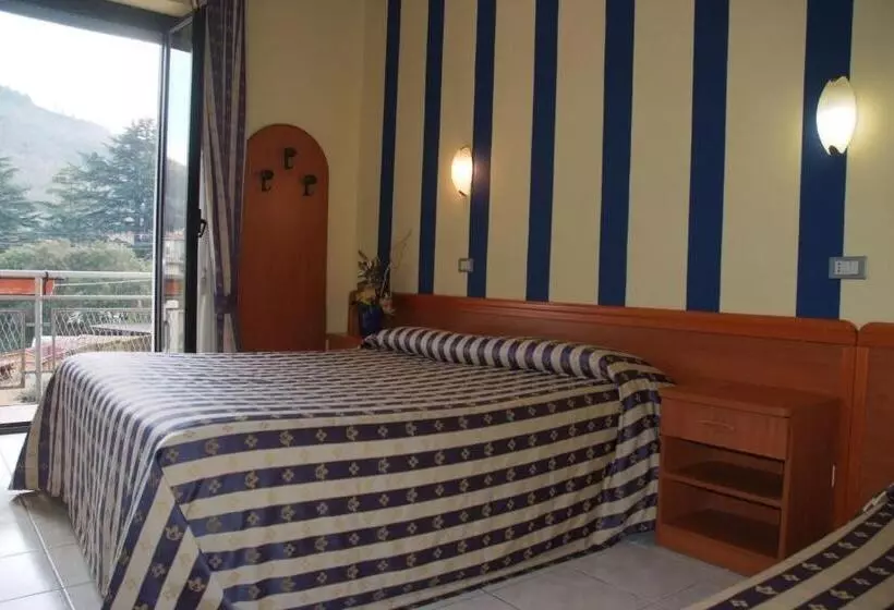 اتاق استاندارد سه نفره, Ristorante Umbria