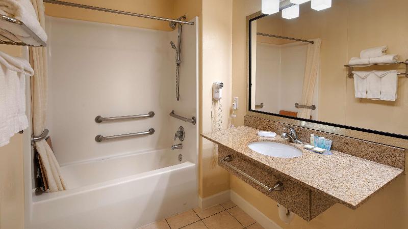 コンフォートルーム, Brit Hôtel Confort Cléria Lorient Centre