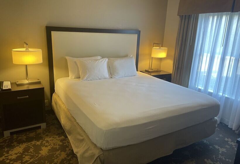 جناح, Trellis West Charlotte