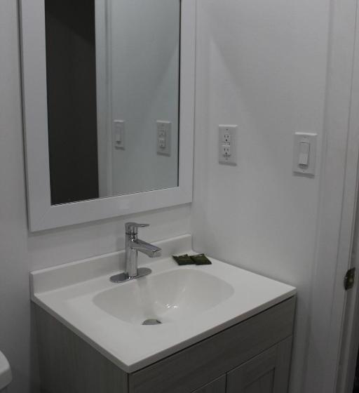 غرفه قياسيه سريرين مزدوجين, Sauble Beach Lodge