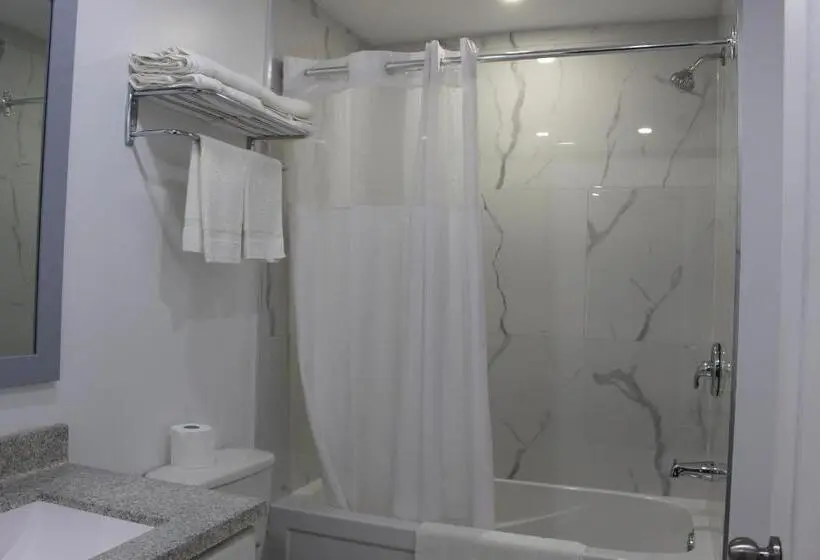 キングサイズベッドのデラックススイート, Sauble Beach Lodge