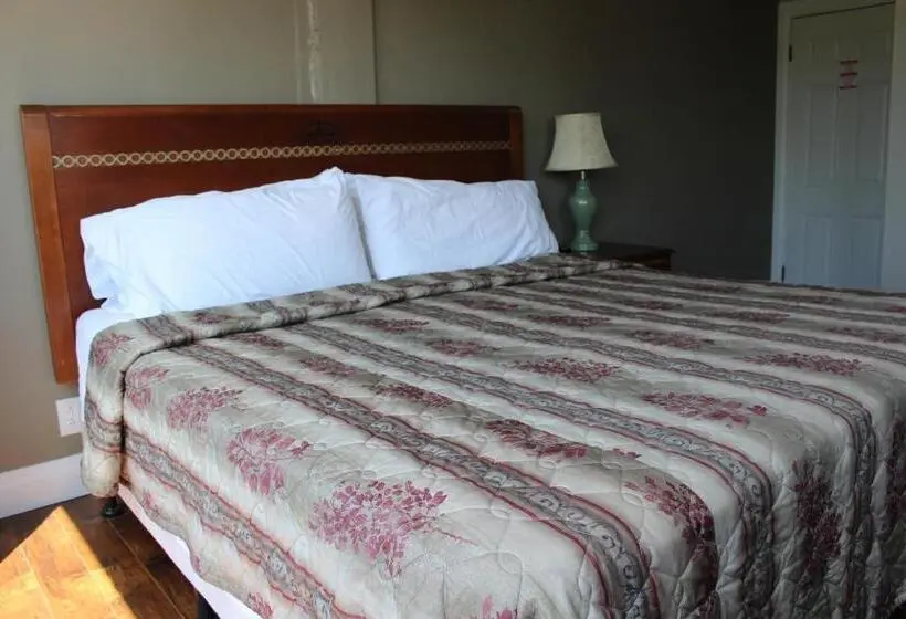 キングサイズベッドのデラックススイート, Sauble Beach Lodge