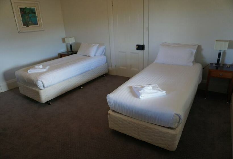 בית, 4 חדרי שינה, Low Head Pilot Station