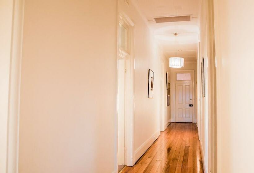 בית, 4 חדרי שינה, Low Head Pilot Station