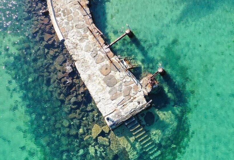 בית, 4 חדרי שינה, Low Head Pilot Station