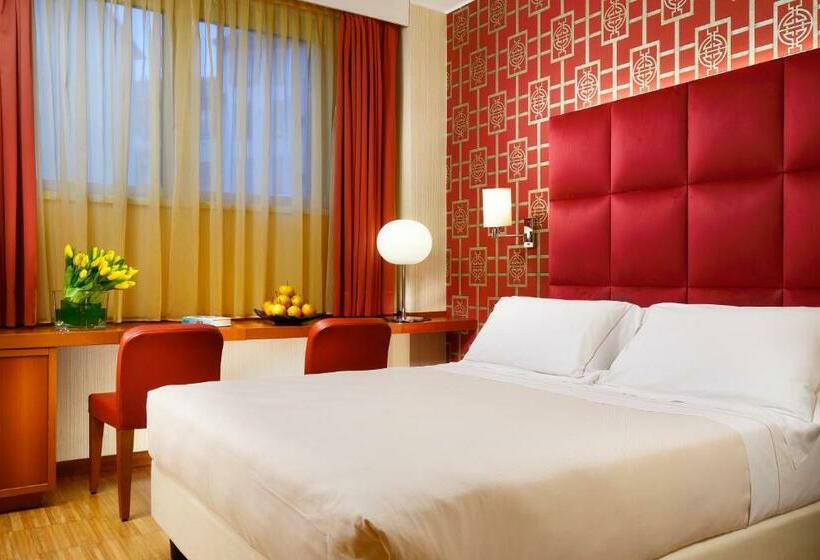 اتاق استاندارد سه نفره, Enterprise Hotel Design & Boutique