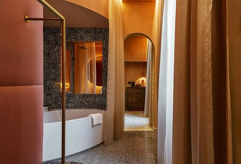 سوییت, Enterprise Hotel Design & Boutique
