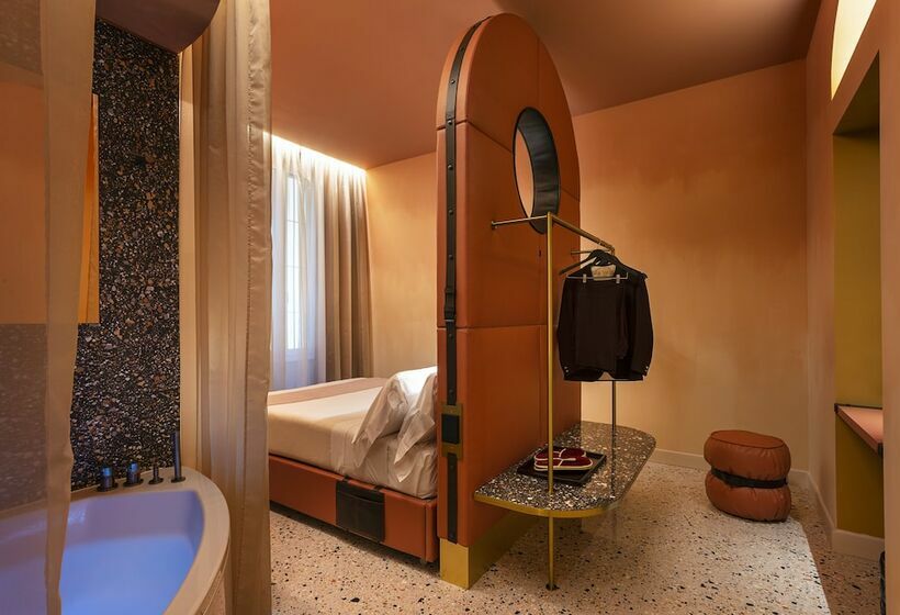 سوییت, Enterprise Hotel Design & Boutique