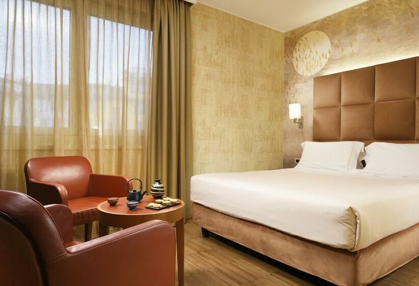 اتاق استاندارد سه نفره, Enterprise Hotel Design & Boutique
