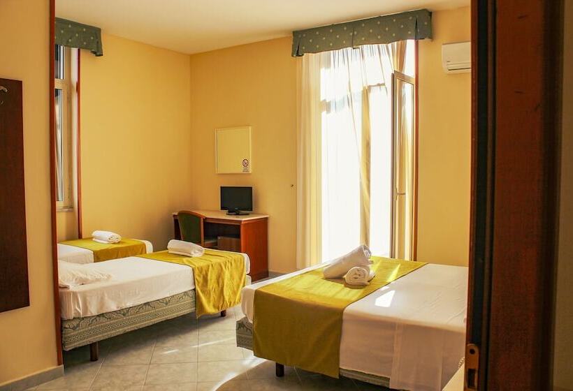 Camera Tripla Standard, Garden Napoli