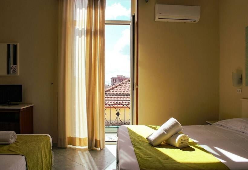 Camera Tripla Standard, Garden Napoli