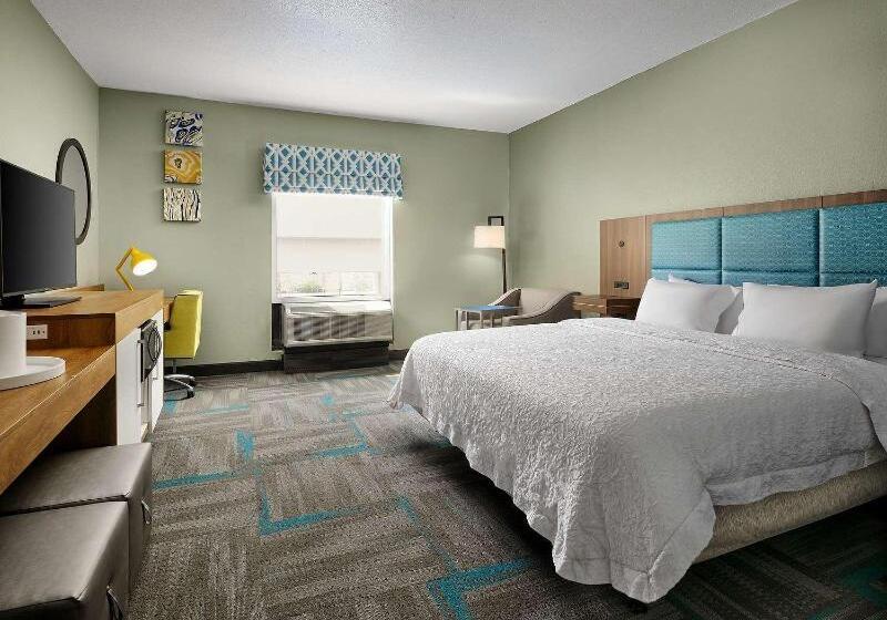 غرفة قياسية سرير كينج, Hampton Inn Covington
