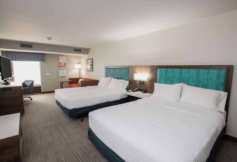 غرفه قياسيه سريرين مزدوجين, Hampton Inn Dry Ridge