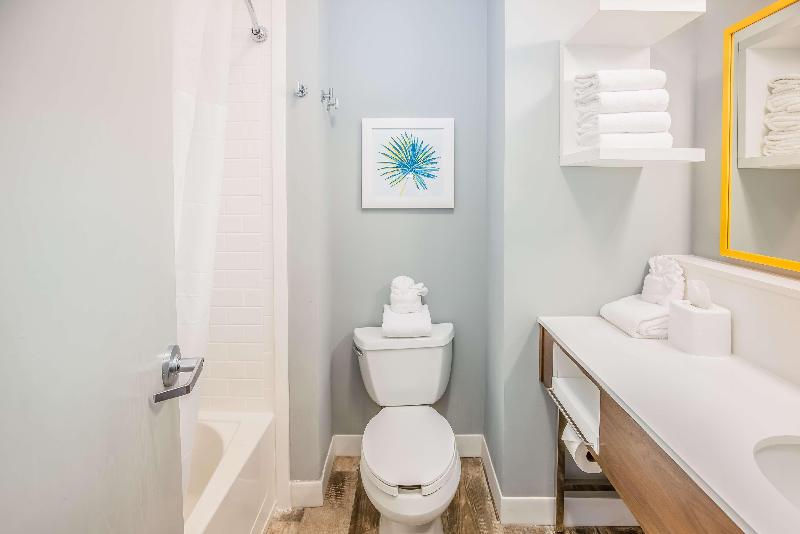 חדר סטנדרט נוף לבריכה, Hampton Inn Pensacola Beach