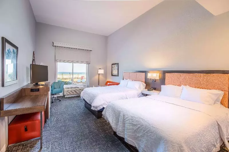 プールビュースタンダードルーム, Hampton Inn Pensacola Beach
