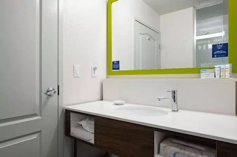 キングサイズベッドのスタンダードルーム, Hampton Inn Richfield