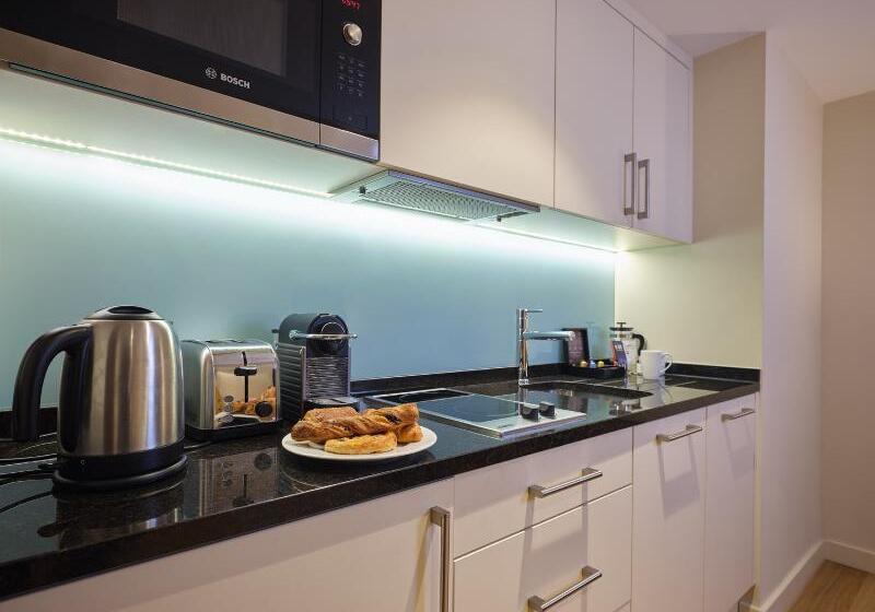 מיטת קינג בסוויטה, Hampton Inn & Suites Dallasdfw Airport Northgrapevine