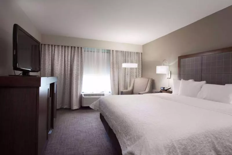 Standard-huone King-vuode, Hampton Inn & Suites Dallasdfw Airport Northgrapevine
