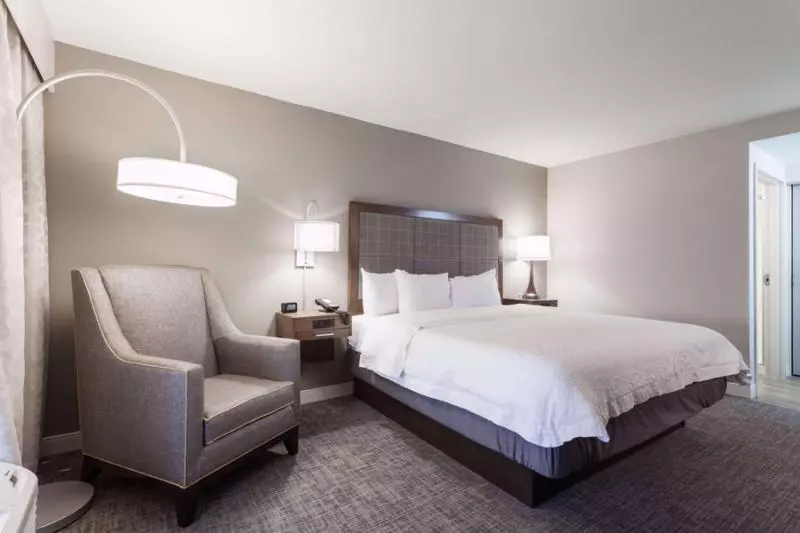 Standard-huone King-vuode, Hampton Inn & Suites Dallasdfw Airport Northgrapevine