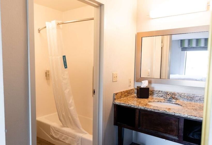 Студия Стандарт, Hampton Inn & Suites Scottsbluffconference Center