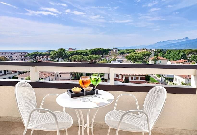 جناح جونيور, Mondial Resort & Spa