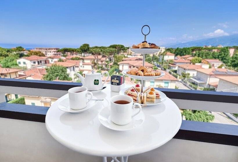 جناح جونيور, Mondial Resort & Spa