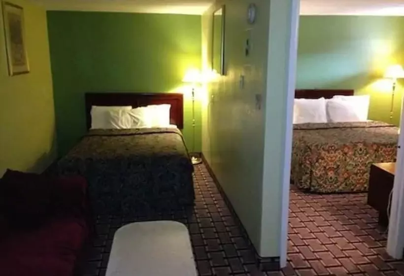 スイート（家族用）, Red Carpet Inn Niagara Falls